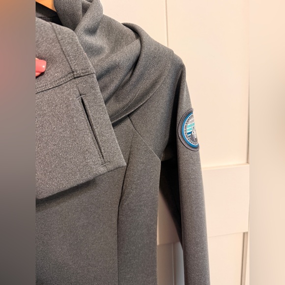 Spyder Cowl Neck Pullover Women’s Medium Gray Athletic Ski Layer Stretch Top - Picture 6 of 7